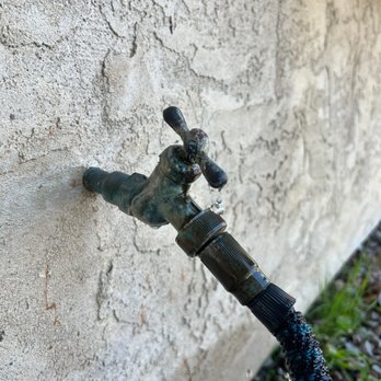 Montiny Plumbing - Old leaking valve - Plumbing Near Me Montiny Plumbing - Old leaking valve - Plumbing Near Me