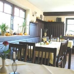 Gasthof Zöllner - Nebenaum im Gasthof Zöllner für Familienfeiern jeder Art geeignet.