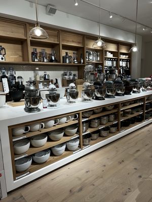 Crate & Barrel by null