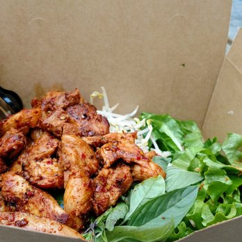 Saigon On 7th - Spicy chicken vermicelli bowl - Vietnamese Near Me - Austin, Texas