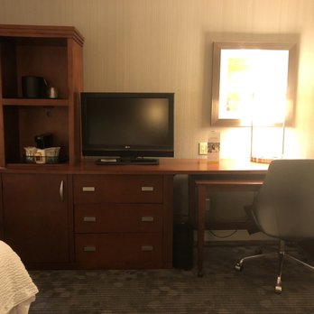 Courtyard by Marriott Boston Billerica/Bedford - Desk area - Hotels Near Me - Billerica, Massachusetts