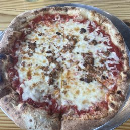Smoked mozz and sausage pizza