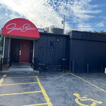 Jesse's Embers - Entrance from the parking lot - Seafood Near Me - Des Moines, Iowa