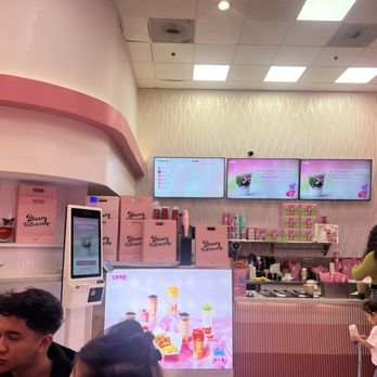 Ume Tea - Inside they got two boat stations - Bubble Tea Near Me - Fremont, California Ume Tea - Inside they got two boat stations - Bubble Tea Near Me - Fremont, California