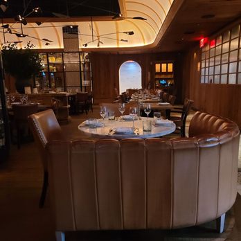 Leuca - Interior - Italian Near Me - Brooklyn, New York