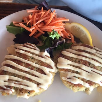 Island Fish - Crab cakes - Seafood Near Me - Marathon, Florida