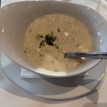 Cutters Crabhouse - Clam chowder solid but not great - Seafood Near Me - Seattle, Washington Cutters Crabhouse - Clam chowder solid but not great - Seafood Near Me - Seattle, Washington