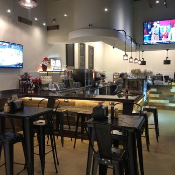 Rinkside Cafe - Pizza Near Me - Goleta, California