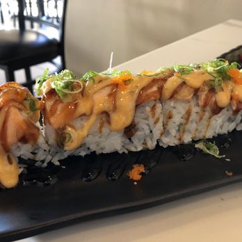 Kaiyo Sushi - Baked salmon roll. Very good. Balance your order by ordering a cold sushi. Theres no wasabi or ginger! - Sushi Bars Near Me - Chula Vista, California