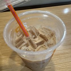 Dunkin' - caramel craze Iced Latte
