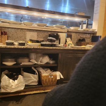 Bravo! Italian Kitchen - Food left out on the counter and not under the heat lamp then served to guests. - Italian Near Me - Albuquerque, New Mexico Bravo! Italian Kitchen - Food left out on the counter and not under the heat lamp then served to guests. - Italian Near Me - Albuquerque, New Mexico