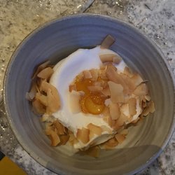Nura - Coconut gelato 10/10