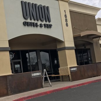Union Grill & Tap - Main entrance/front patio - Gastropubs Near Me - Gilbert, Arizona