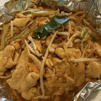 Houa Khong 2 - Pad Thai chicken - Thai Near Me - Merced, California
