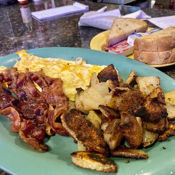 Ernie's - Eggs, bacon, homefries - Breakfast & Brunch Near Me - Roanoke, Virginia