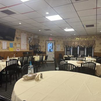 Marathon Cafe - Inside - Chicken Wings Near Me - Little Neck, New York