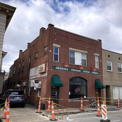 Pizza House - Construction out front . . .