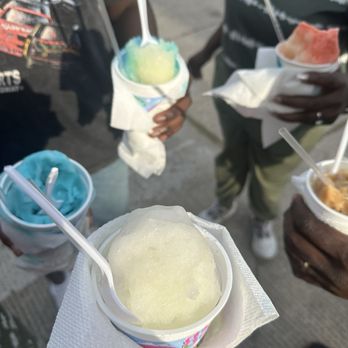 Hansen's Sno-Bliz - Ice Cream & Frozen Yogurt Near Me - New Orleans, Louisiana Hansen's Sno-Bliz - Ice Cream & Frozen Yogurt Near Me - New Orleans, Louisiana