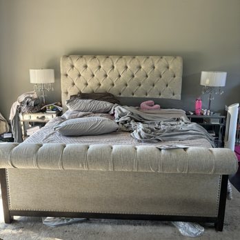 Lovey's Cleaning Services - Before master bed (PetCare) - Office Cleaning Near Me Lovey's Cleaning Services - Before master bed (PetCare) - Office Cleaning Near Me