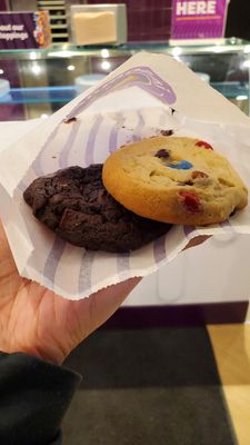 Insomnia Cookies by null