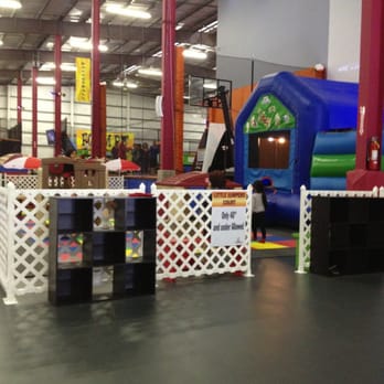iTrampoline - Childrens area. 40" and under allowed. - Trampoline Parks Near Me - Waipahu, Hawaii iTrampoline - Childrens area. 40" and under allowed. - Trampoline Parks Near Me - Waipahu, Hawaii