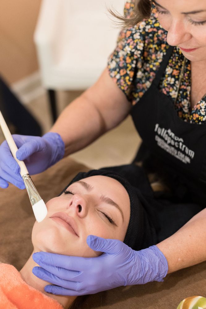 Hues Salon & Wellness Image