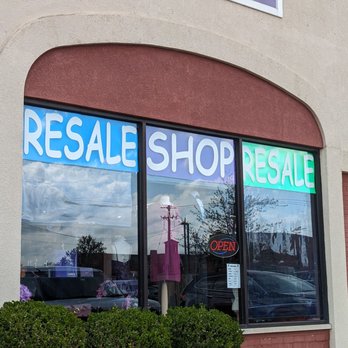 Purple Manatee Resale - Spotted this signage from the road! - Thrift Stores Near Me - Lombard, Illinois