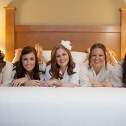 Mollie Wetta Photography - Wedding Photo - Day of prep with Bridesmaids