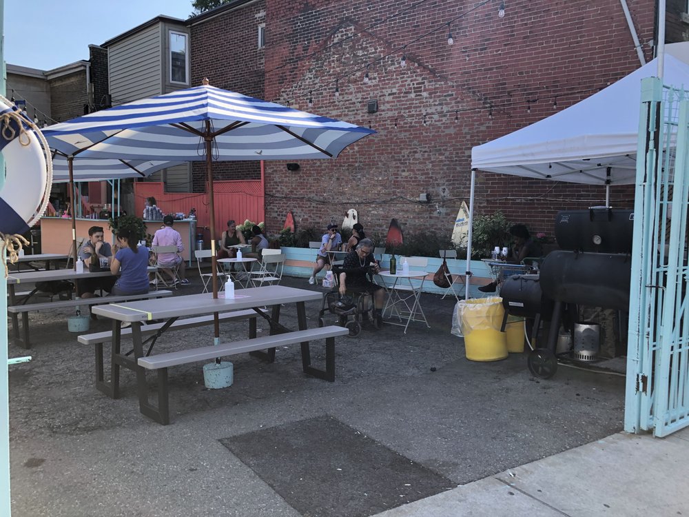 VENICE BEACH BAR Updated July 2024 1251 Dundas St W, Toronto