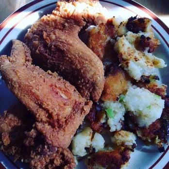 CJ's Cafe - Chicken wings+smashed potatoes w green papers - Breakfast & Brunch Near Me - Los Angeles, California