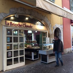 La Brioche Chaude - Outside