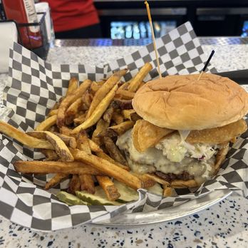 Steny’s North Shore - Backyard 'Bama - big and delicious - Sports Bars Near Me - Mequon, Wisconsin Steny’s North Shore - Backyard 'Bama - big and delicious - Sports Bars Near Me - Mequon, Wisconsin