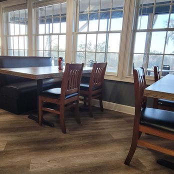 Bonnie Blue House - a dining area with tables and chairs - Steakhouses Near Me - Bainbridge, Georgia Bonnie Blue House - a dining area with tables and chairs - Steakhouses Near Me - Bainbridge, Georgia
