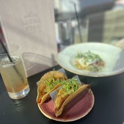 Lucha Rosa Rooftop Bar - Vegetarian tacos made vegan
