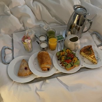 The Virginia Hotel - Complimentary breakfast in bed - Hotels Near Me - Cape May, New Jersey The Virginia Hotel - Complimentary breakfast in bed - Hotels Near Me - Cape May, New Jersey