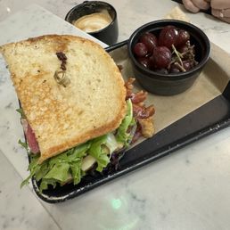 BLT BLT