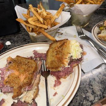 Celebrity Delly - Delis Near Me - Falls Church, Virginia