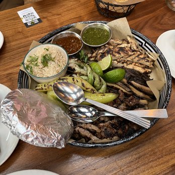 Cruz Blanca Brewery - Oaxacan taco plate trio - Mexican Near Me - Chicago, Illinois Cruz Blanca Brewery - Oaxacan taco plate trio - Mexican Near Me - Chicago, Illinois