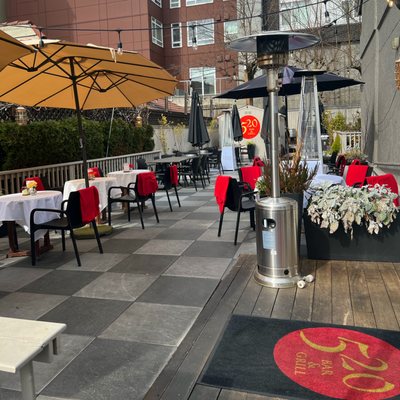 520 Bar & Grill by null
