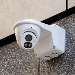 SecureSpace Self Storage Manhattan - State of the art camera monitoring system