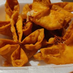 Michy's Chino Boricua - Crab Rangoon