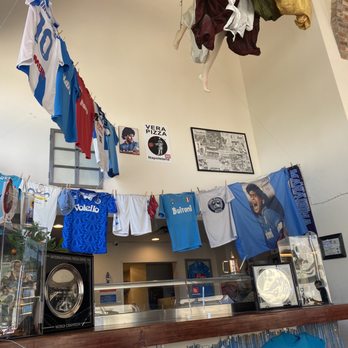 'O Munaciello - Decor - Pizza Near Me - Miami, Florida 'O Munaciello - Decor - Pizza Near Me - Miami, Florida