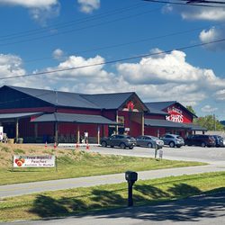 Reeces Cider - Orchard shop