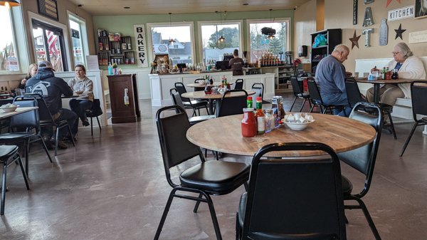 Arnie's Cafe by null