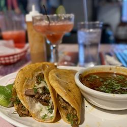 Robert's Mexican Restaurant & Cafe - Birria tacos