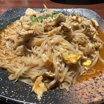 Ban Thai and Sushi Restaurant - Chicken Pad Thai - Sushi Bars Near Me - Clearwater, Florida