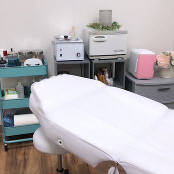 Vanidosa Beauty - Treatment room - Skin Care Near Me - Meriden, Connecticut Vanidosa Beauty - Treatment room - Skin Care Near Me - Meriden, Connecticut