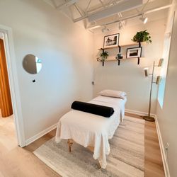 Wildcoast Health - Acupuncture treatment room.