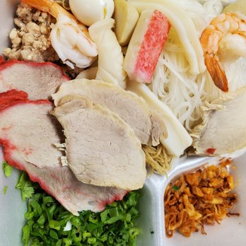 HU TIU MI S45 - hi tieu - looks MUCH BETTER IN the broth with fresh toppings - Vietnamese Near Me - Houston, Texas HU TIU MI S45 - hi tieu - looks MUCH BETTER IN the broth with fresh toppings - Vietnamese Near Me - Houston, Texas