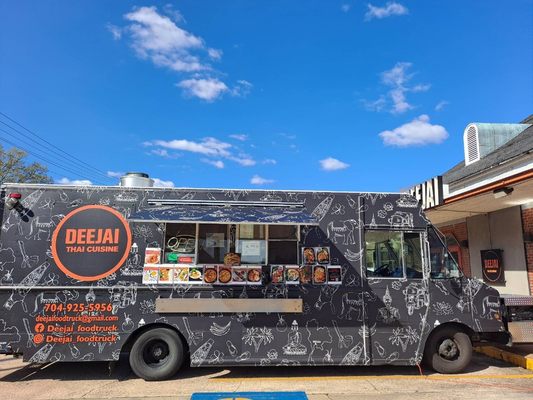 Deejai Food Truck by null